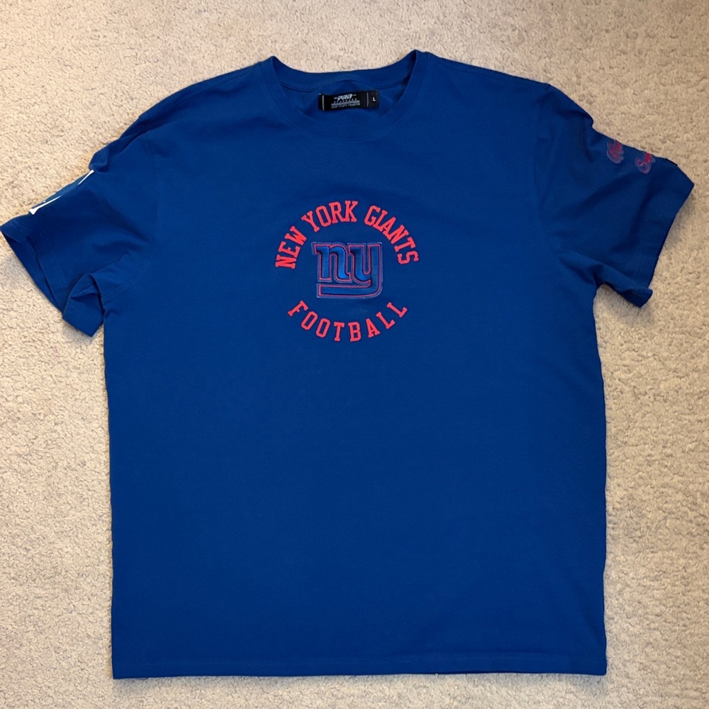 Pro Standard Men’s Large New York Giants T-Shirt Luxury Athletic Collection
